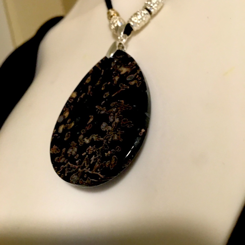 (Video) Handmade Black Sea Jasper Agate Pendant Necklace